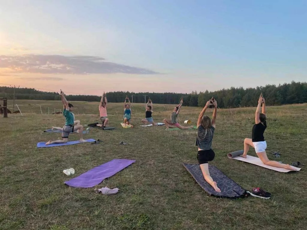 Joga na obozach konnych